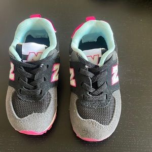 Toddler New balance sneakers, new worn 1x, 5 size